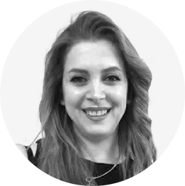 Azadeh_Scoial-Media-Expert